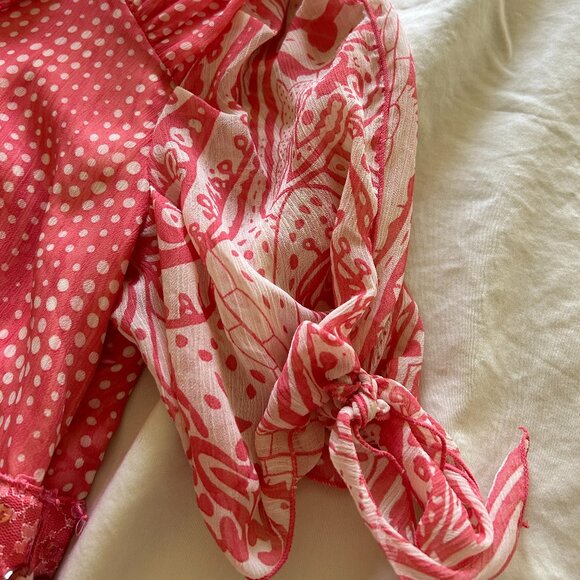 Kaelyn Max Dress Size L Peach & Cream Sequence Summer Peepholes Chest & Sleeves - Picture 7 of 16